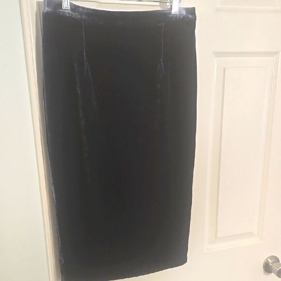Elegant Boden Blue Velvet Skirt - Picture 1 of 7